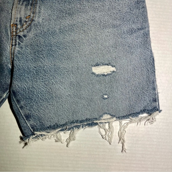 Women’s Levi’s Jean Cutoff Shorts Size 32 Waist 5in Inseam - Picture 5 of 13